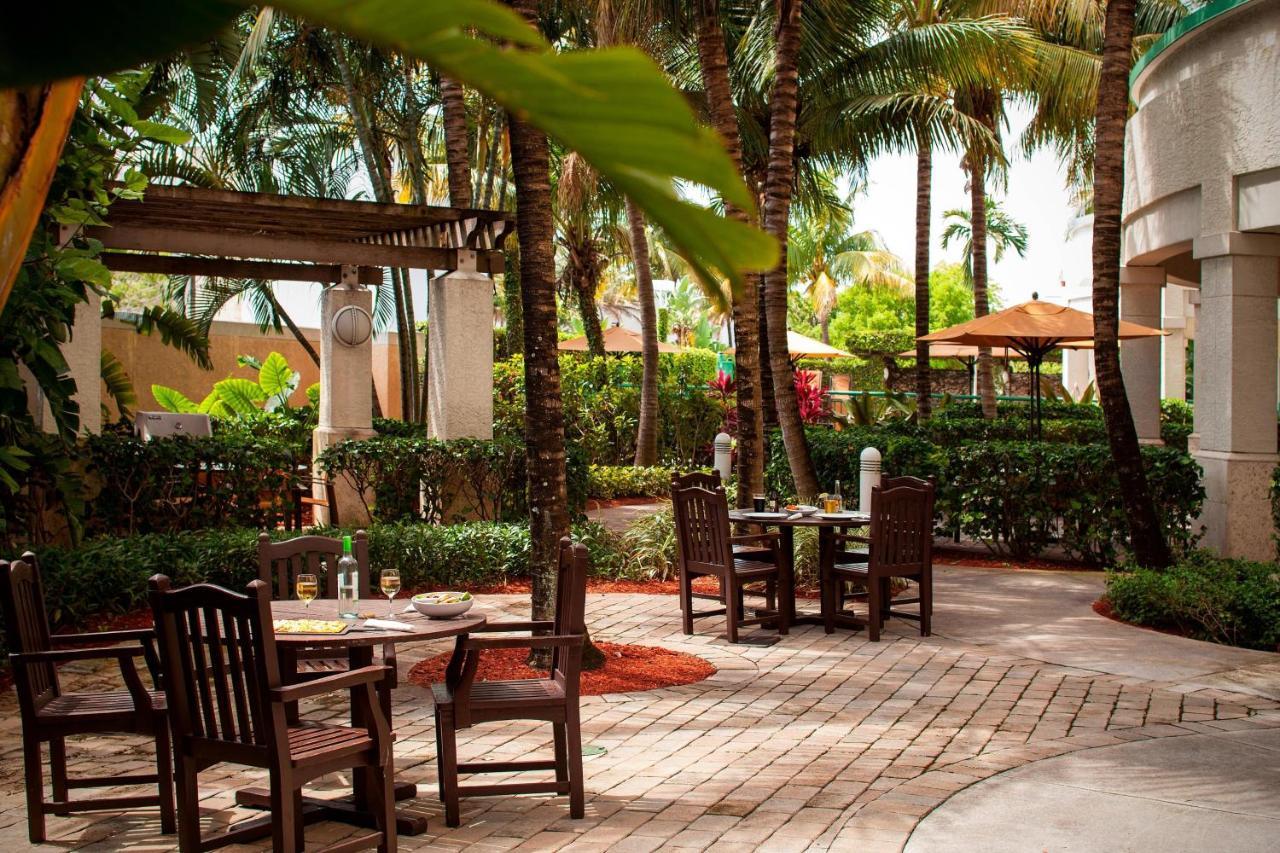Courtyard By Marriott Fort Lauderdale Airport & Cruise Port Dania Beach Bagian luar foto