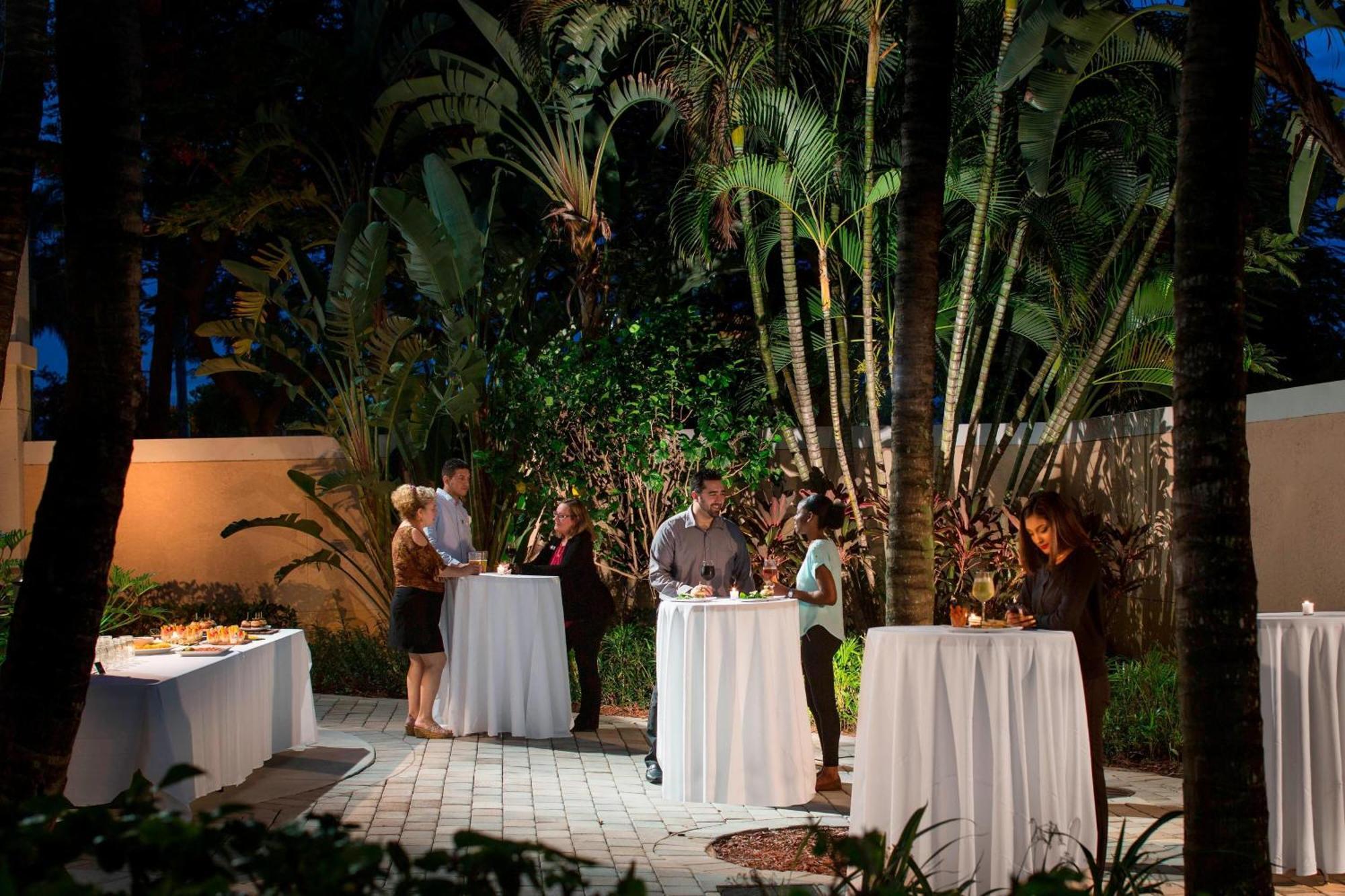 Courtyard By Marriott Fort Lauderdale Airport & Cruise Port Dania Beach Bagian luar foto