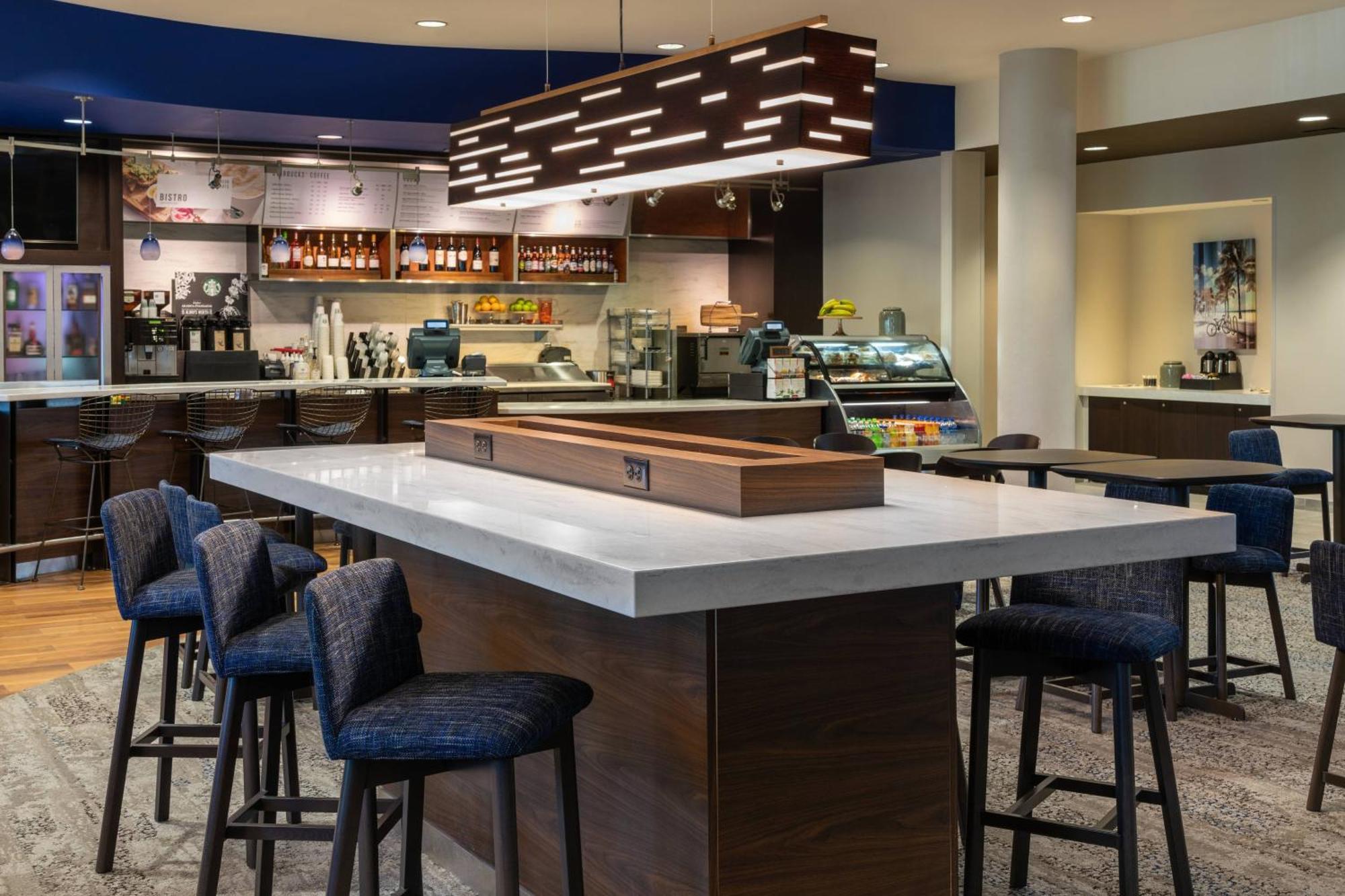 Courtyard By Marriott Fort Lauderdale Airport & Cruise Port Dania Beach Bagian luar foto