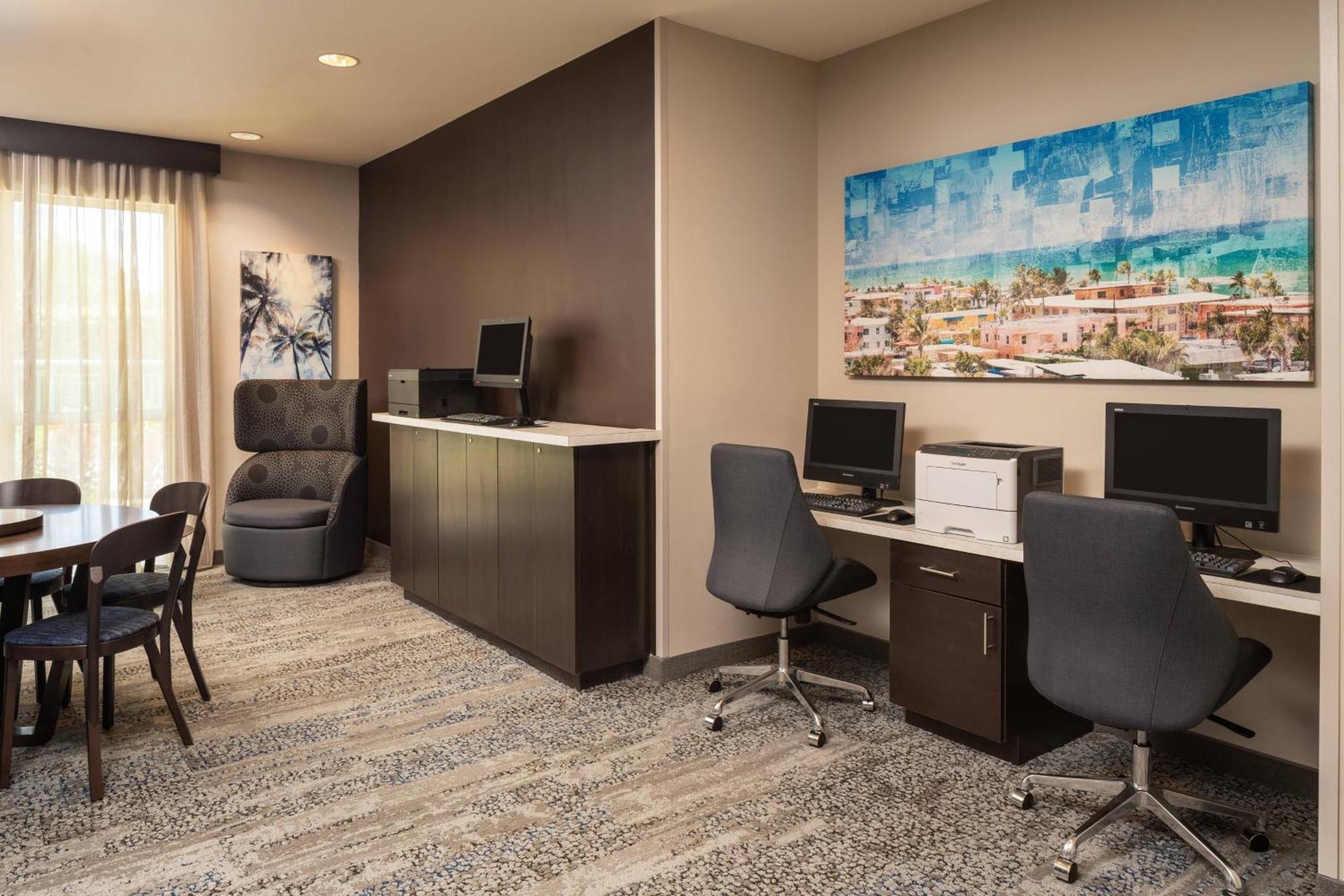 Courtyard By Marriott Fort Lauderdale Airport & Cruise Port Dania Beach Bagian luar foto