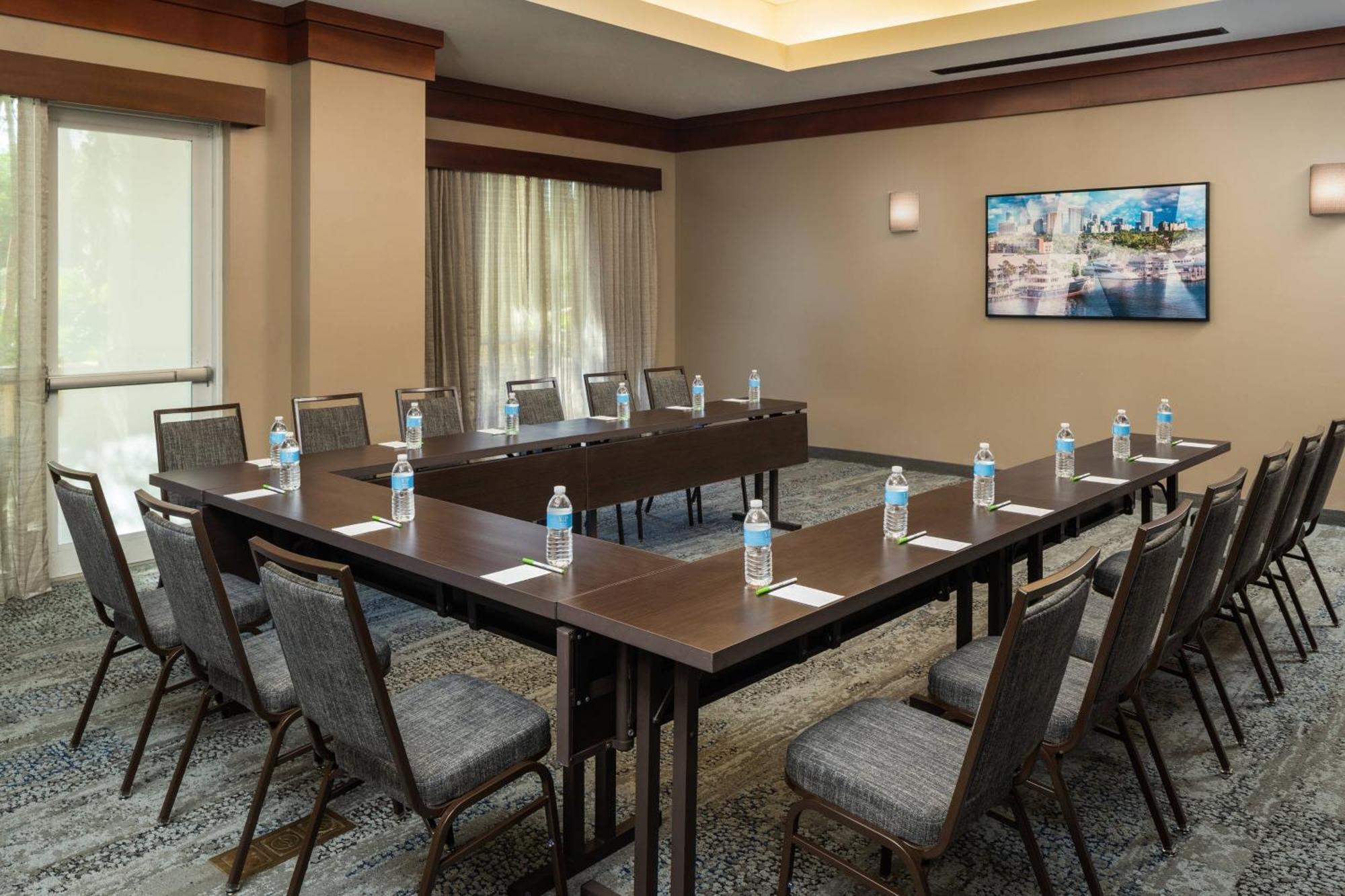 Courtyard By Marriott Fort Lauderdale Airport & Cruise Port Dania Beach Bagian luar foto