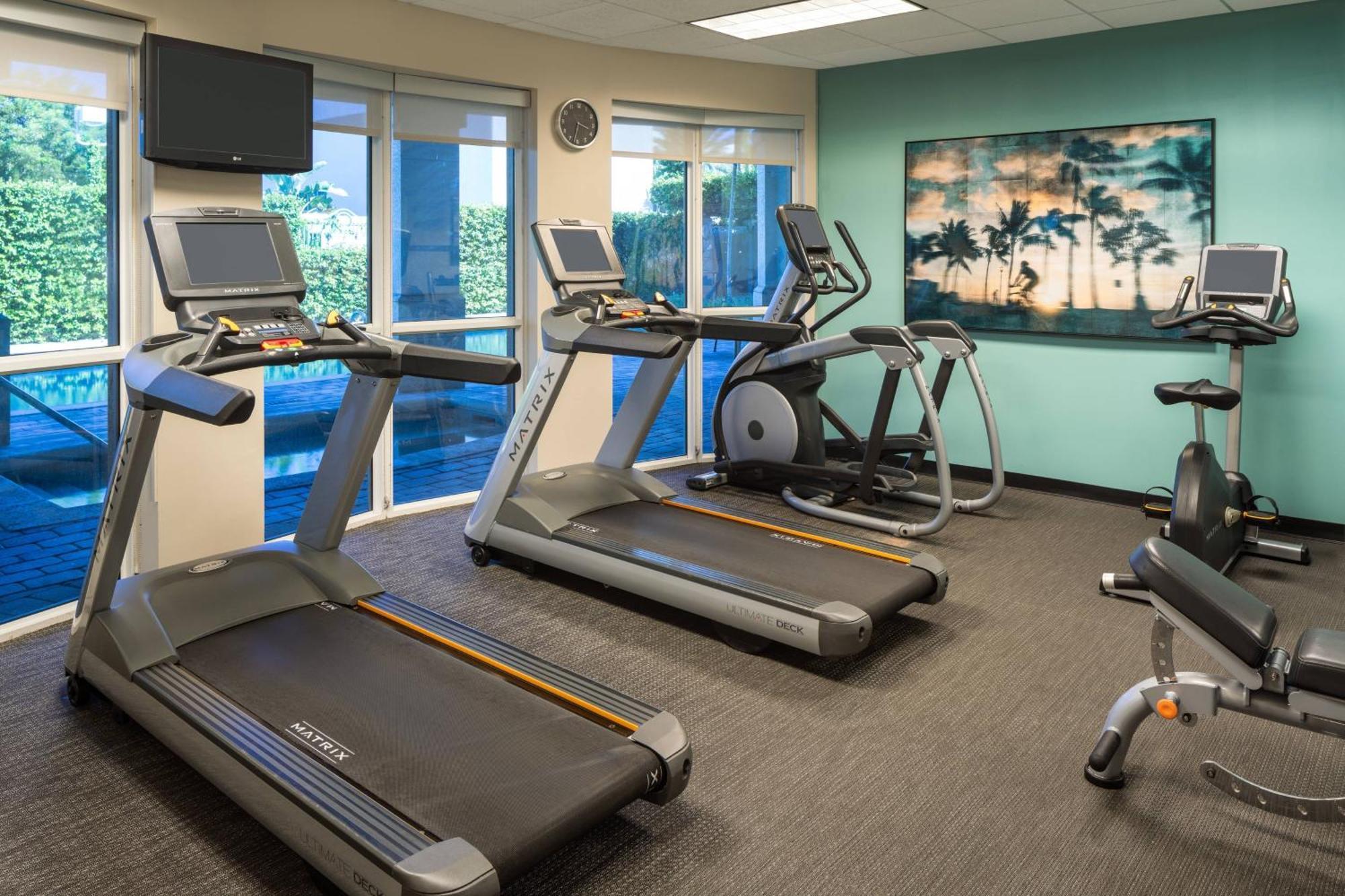 Courtyard By Marriott Fort Lauderdale Airport & Cruise Port Dania Beach Bagian luar foto