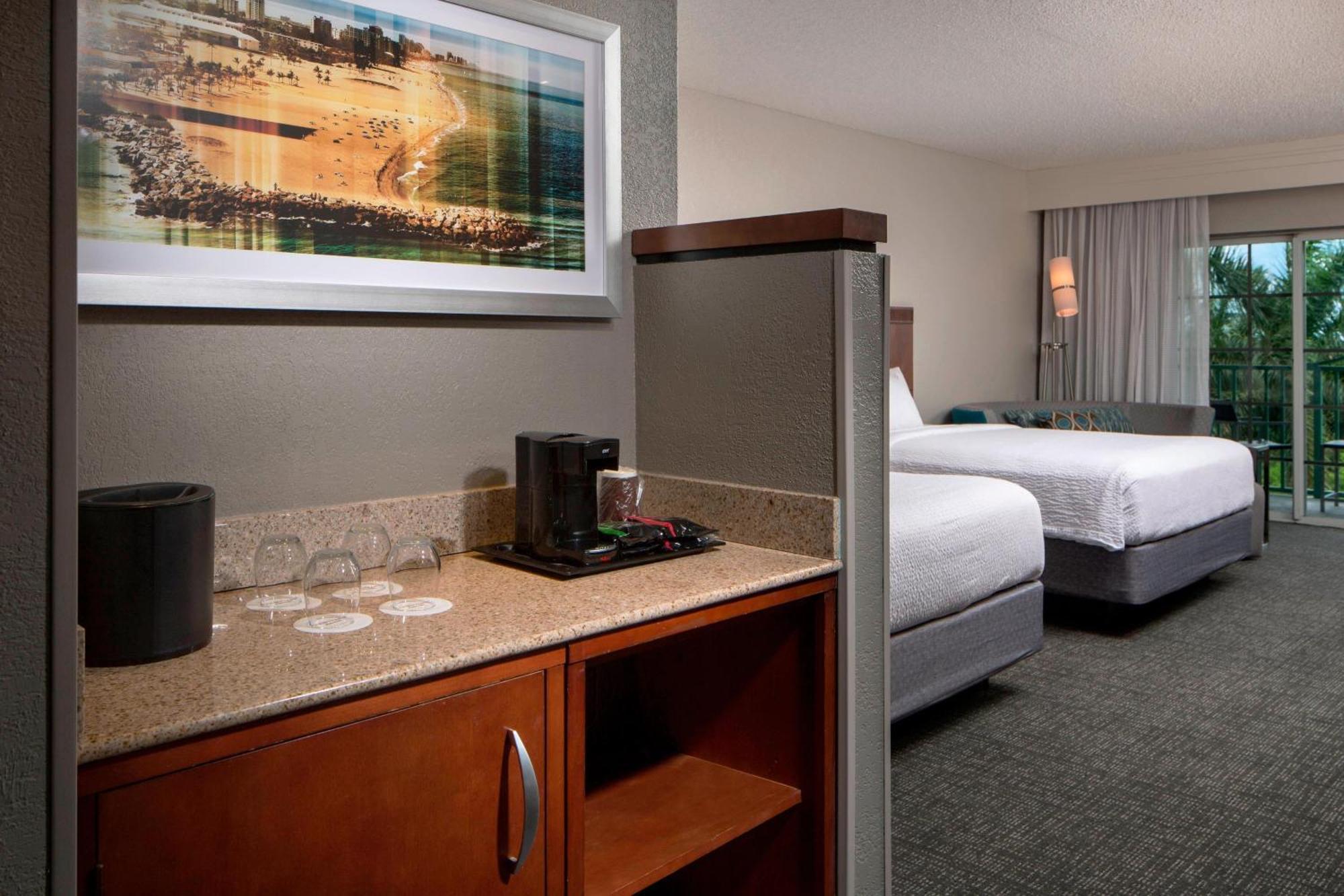 Courtyard By Marriott Fort Lauderdale Airport & Cruise Port Dania Beach Bagian luar foto